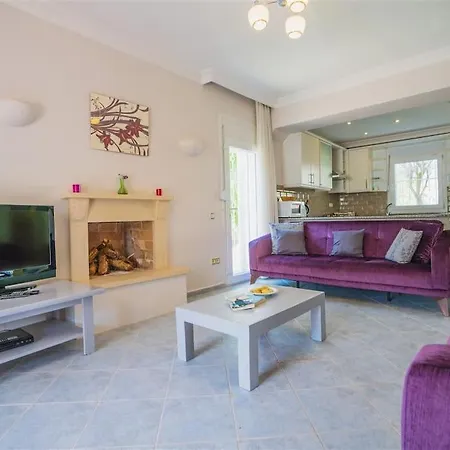 Villa Oludeniz Ovacikta Genis Bahceli Ozel Havuzlu *