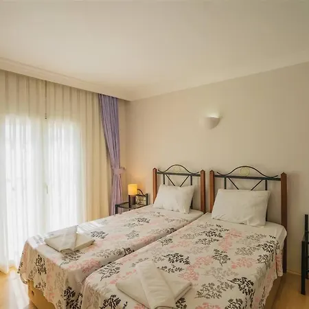 Oludeniz Ovacikta Genis Bahceli Ozel Havuzlu Villa